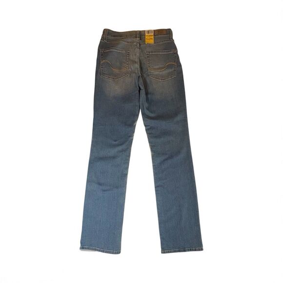 NWT Levi Strauss Women’s Simply Stretch Straight Leg Jeans Size 8 Blue Mid Rise - Picture 2 of 12